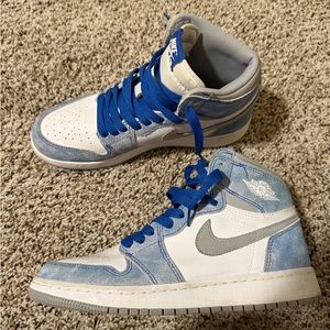 Hyper Royal Jordan 4 GS 7/ Women’s 8.5